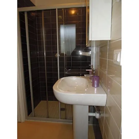 Modern Flat With A Fenced Garden And Fireplace Lejlighed