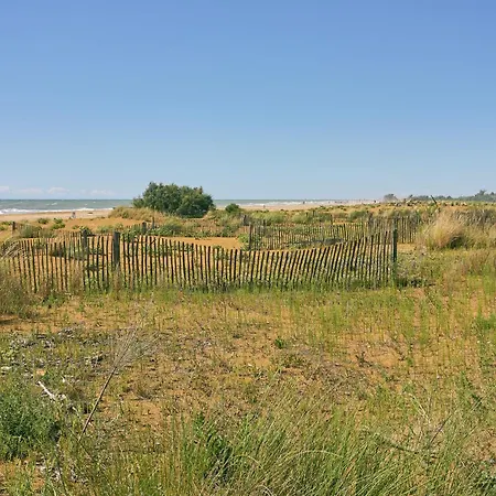 Lejlighed Modern Flat With A Fenced Garden And Fireplace