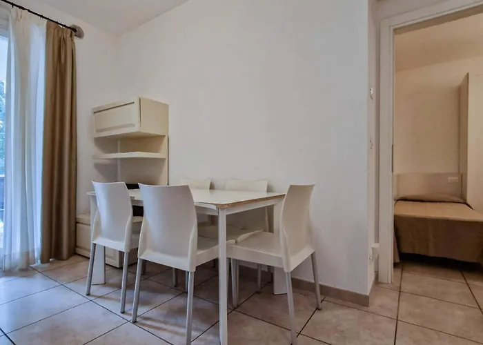 Apartman Modern Flat With A Fenced Garden And Fireplace *