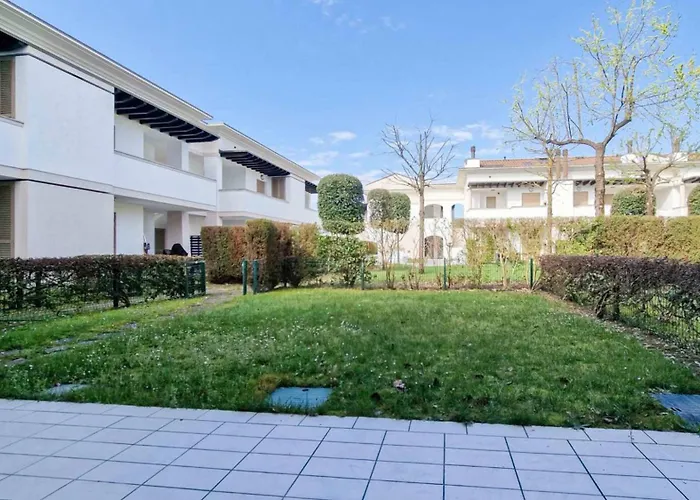 Modern Flat With A Fenced Garden And Fireplace Bibione