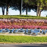 Апартаменти Modern Flat With A Fenced Garden And Fireplace *