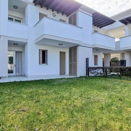 Lejlighed Modern Flat With A Fenced Garden And Fireplace