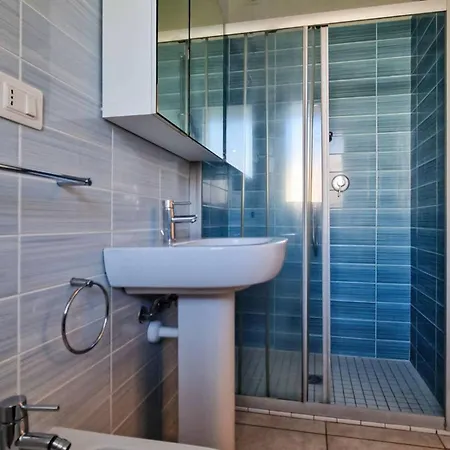 Relax By The Pool In This Modern Flat * Bibione