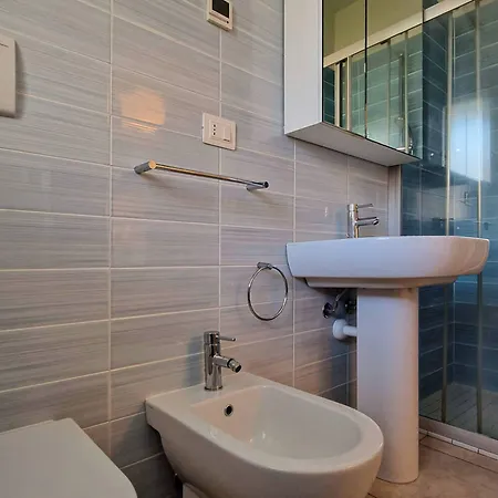 Relax By The Pool In Modern Flat *