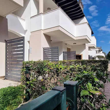 Daire Relax By The Pool In Modern Flat Bibione