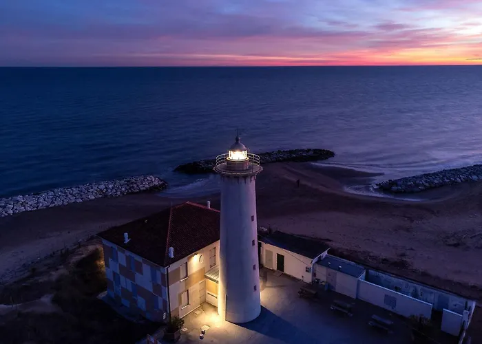 Modern Flat With A Fenced Garden And Fireplace Daire *