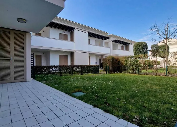 Modern Flat With A Fenced Garden And Fireplace